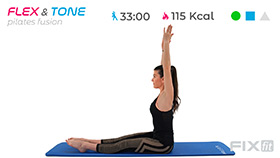 allenamento di Pilates con esercizi di media difficoltà focus core e schiena