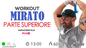 allenamento mirato per braccia e spalle con pesetti