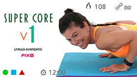 mini allenamento con varianti avanzate di plank, e addominali