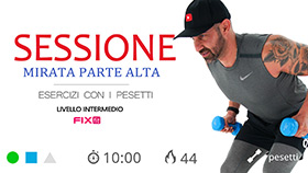 allenamento veloce per braccia e spalle con pesetti