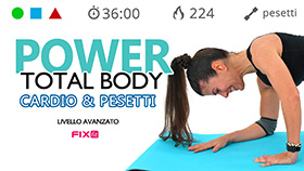 allenamento total body ad alta intensità con esercizi a terra focus core stabiltiy