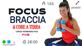 allenamento total body con focus core e braccia