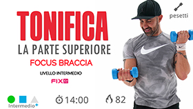 allenamento veloce di tonificazione della parte superiore con pesetti