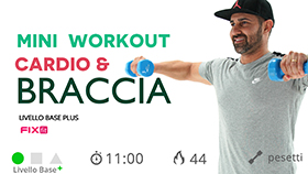 allenamento veloce con esercizi per le braccia e cardio