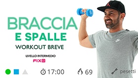 allenamento di tonificazione per braccia e spalle con pesetti e cardio