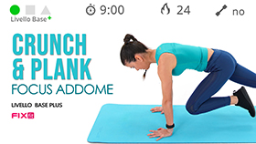 allenamento veloce di 9 minuti con varianti di plank e crunch