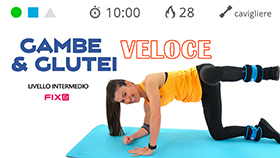 allenamento di soli 10 minuti con esercizi per gambe e glutei da svolgere interamente a terra