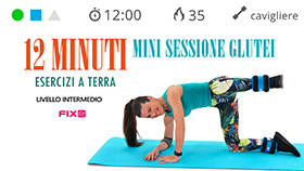 allenamento veloce e impegnativo di soli 12 minuti per tonificare gambe e glutei a terra
