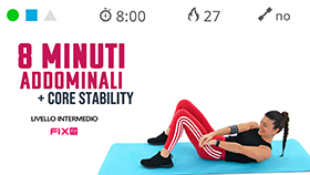 allenamento veloce con esercizi addominali
