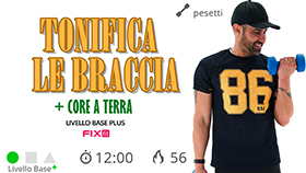 allenamento veloce con esercizi di tonificazione mirata di braccia e spalle con pesetti ed esercizi per la core stability