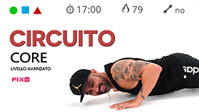 allenamento completo con esercizi per core e addome