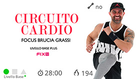allenamento completo con esercizi solo cardio, focus brucia grassi