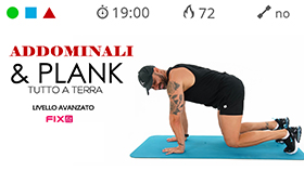workout impegnativo con varianti plank e addominali per lavorare tutta la fascia addominale