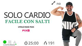 workout solo cardio di 25 minuti con esercizi ad alto impatto a circuito