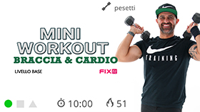 breve workout con cardio senza salti ed esercizi per le braccia