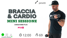 breve workout con cardio senza salti ed esercizi per le braccia