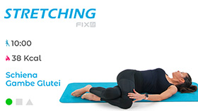 mini allenamento di stretching per gambe glutei e schiena