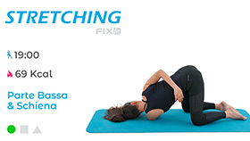 allenamento di stretching per la parte bassa e schiena