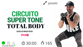 allenamento super tone ad alta sollecitazione muscolare con pesetti