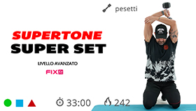 allenamento supertone in superset con esercizi total body e core