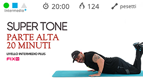 allenamento super tone per tonificare braccia e spalle con esercizi a corpo libero e con pesetti