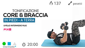 allenamento per core e braccia con pesetti