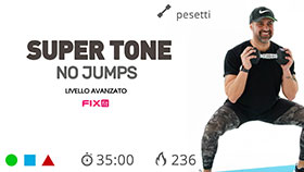 allenamento di tonificazione tutto il corpo con esercizi a corpo libero e pesetti