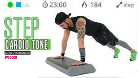 allenamento cardio total body con step