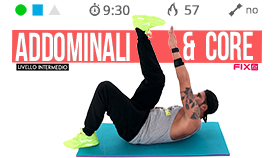 allenamento con varianti di plank e addominali
