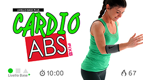 mini allenamento cardio ed esercizi in piedi per gli addominali