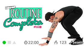 allenamento total body con pesetti e addominali