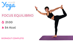 allenamento veloce di Yoga Flow con focus equilibrio per rinforzare gambe, core e muscoli stabilizzatori