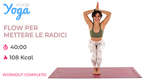 allenamento Yoga Flow dove concentreremo l’attenzione nel sentire la sensazione di aderenza che ripristina il contatto con il momento presente