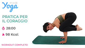 pratica per preparare il corpo e la mente ad affrontare un’asana che metterà alla prova la tua paura di cadere