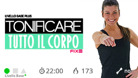 allenamento di tonificazione total body con addominali