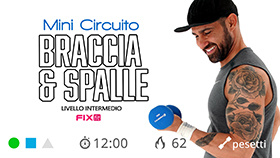 mini sessione con esercizi per braccia e spalle con pesetti