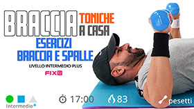 allenamento di tonificazione della parte superiore in piedi e a terra