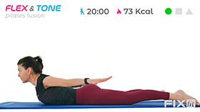 allenamento veloce con esercizi di pilates per braccia, core e schiena