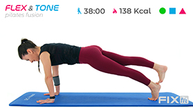 allenamento di pilates per rinforzare schiena, core e braccia