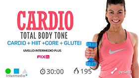 allenamento total body con HIIT, cardio e pesetti