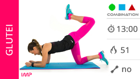 allenamento intenso per i glutei sul tappetino