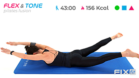 allenamento completo con esercizi di piletes in piedi e a terra per allenare tutto il corpo